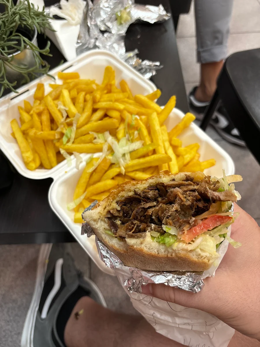 Food & drink, Romies Kebab's