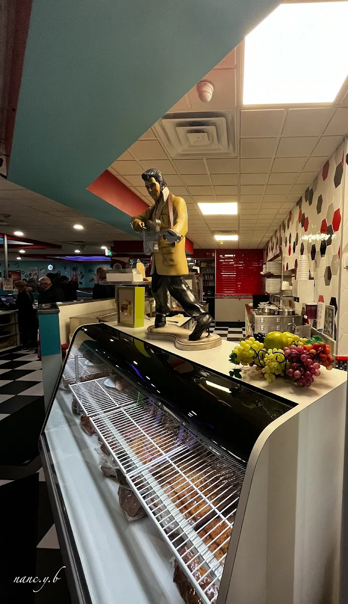 Vibe, Stella’s Diner