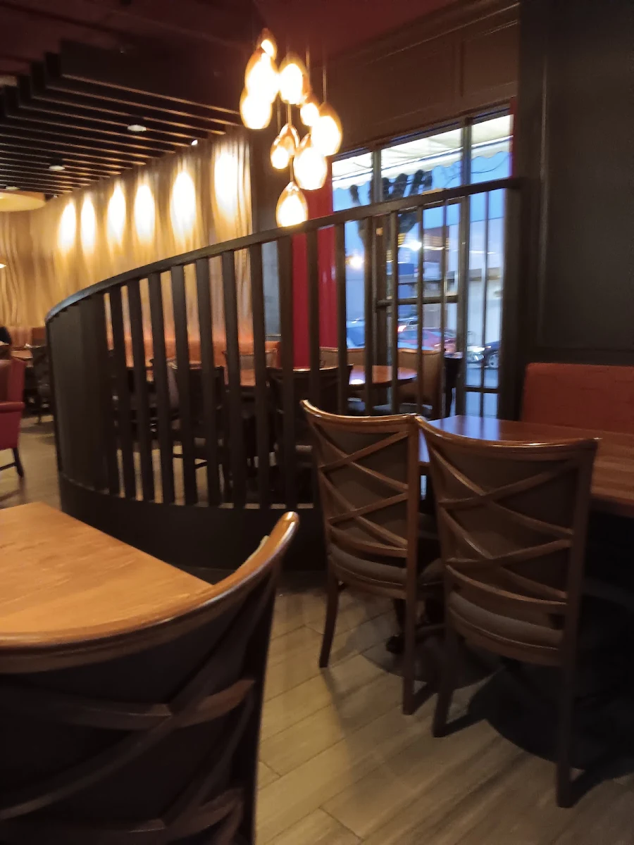 Vibe, Socrates Grill