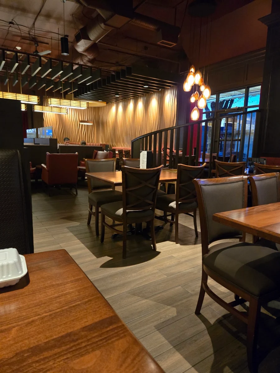 Vibe, Socrates Grill