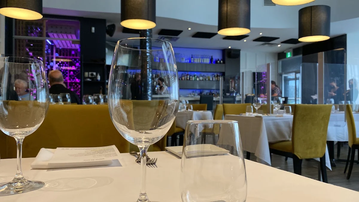 Food & drink, Bravi