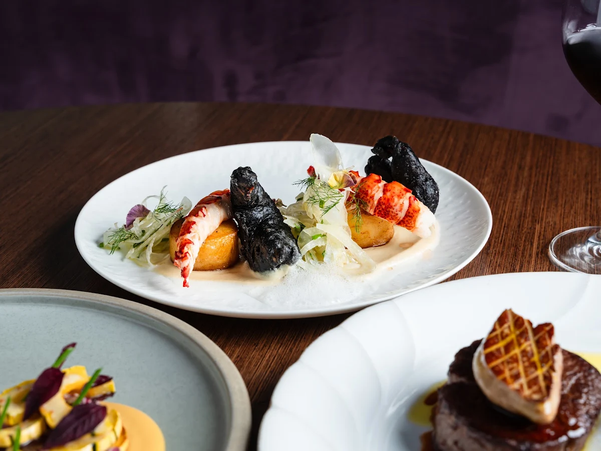 Food & drink, Five Sails Restaurant