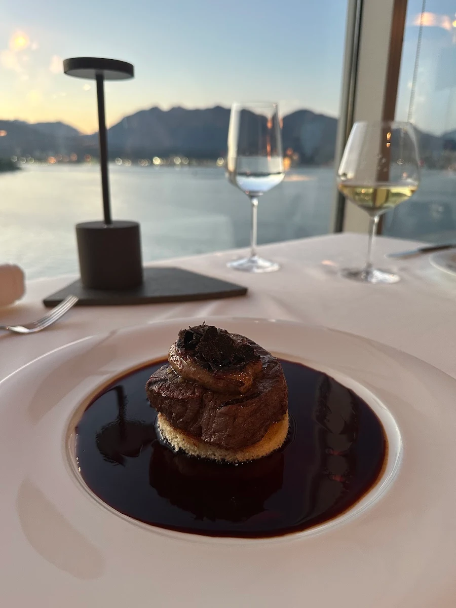 Food & drink, Five Sails Restaurant