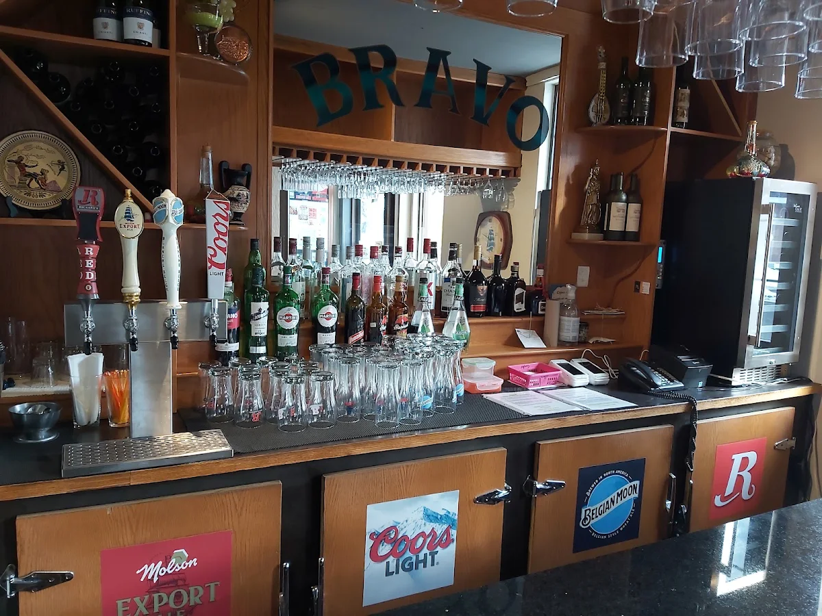 Vibe, Restaurant Bravo Pizzeria