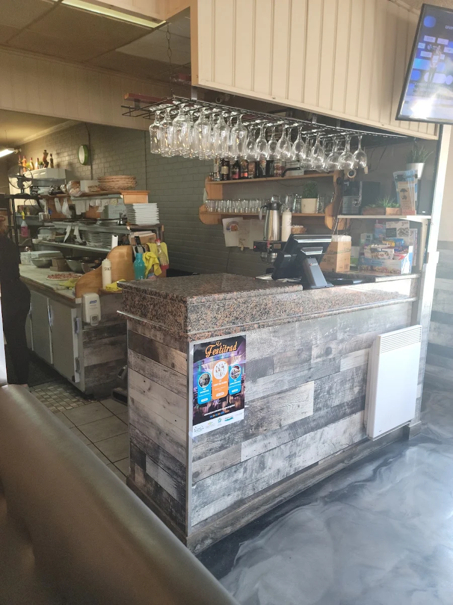 Vibe, Restaurant Bravo Pizzeria