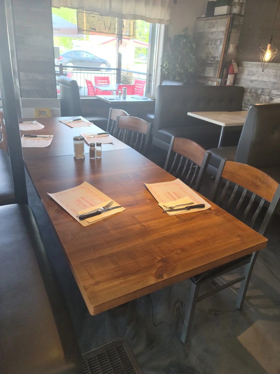 Vibe, Restaurant Bravo Pizzeria