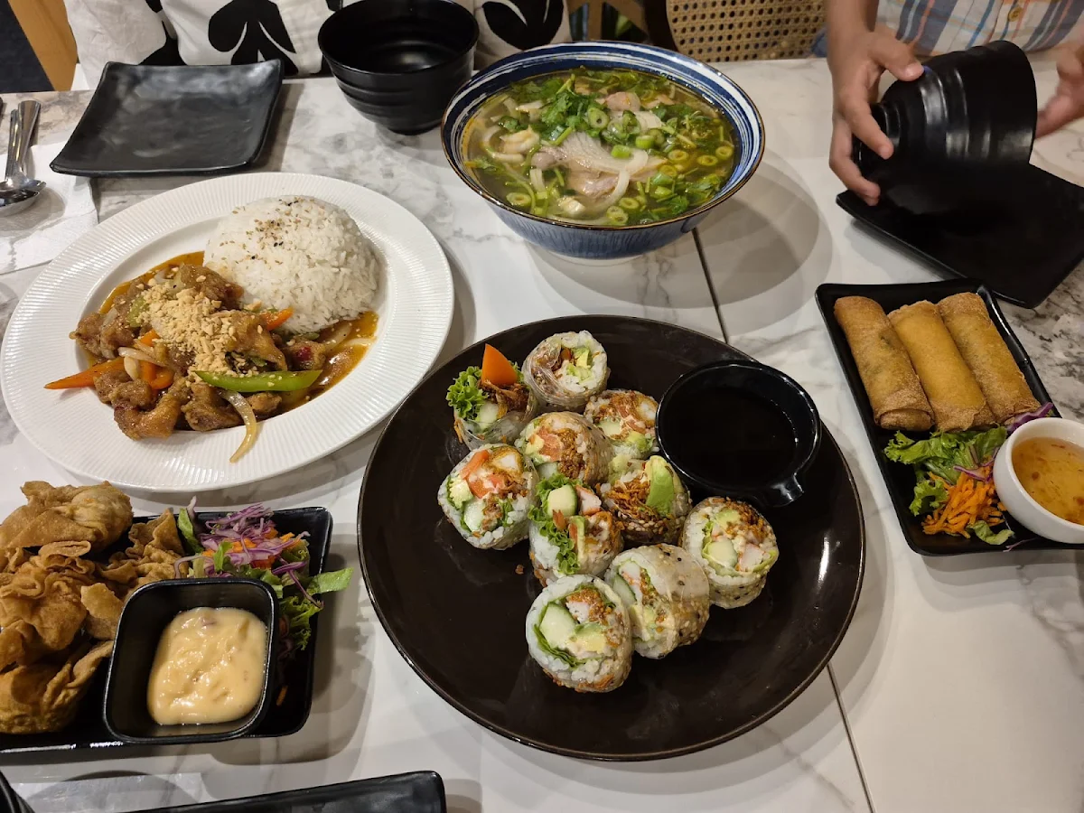 Food & drink, Restaurant Ozen