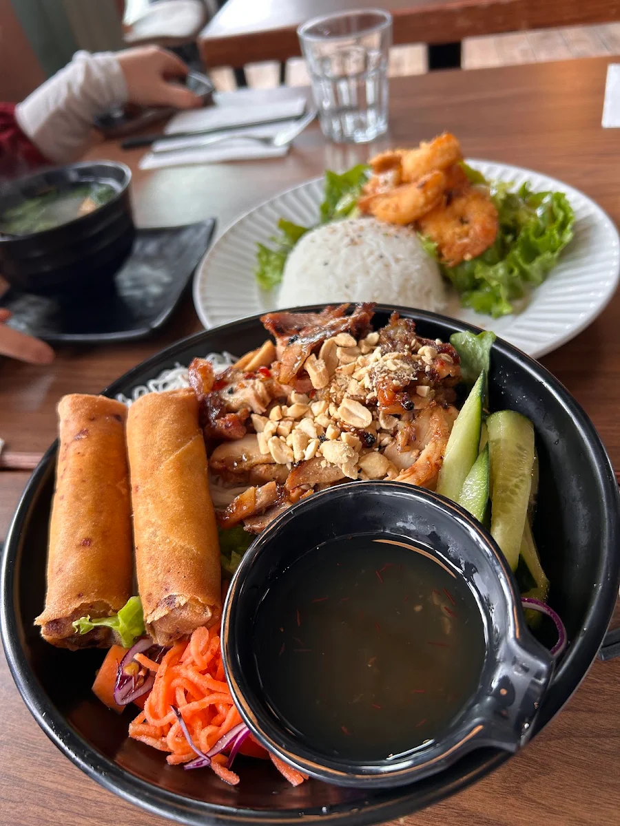 Food & drink, Restaurant Ozen
