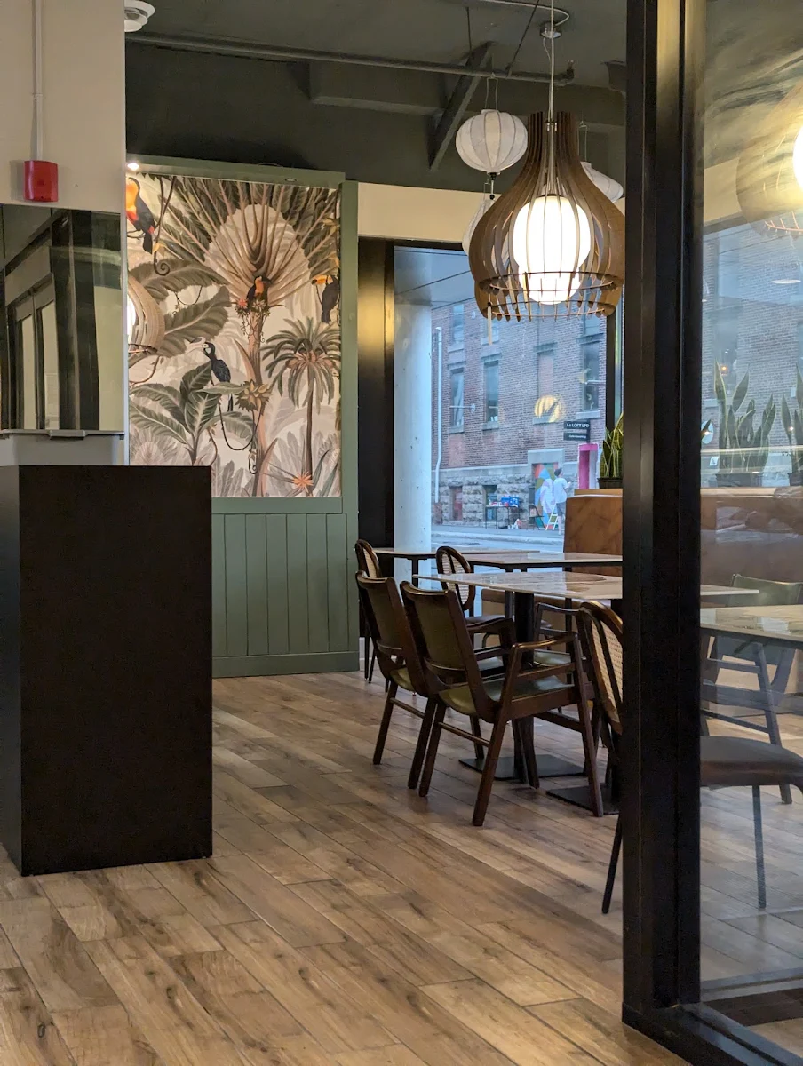 Vibe, Restaurant Ozen