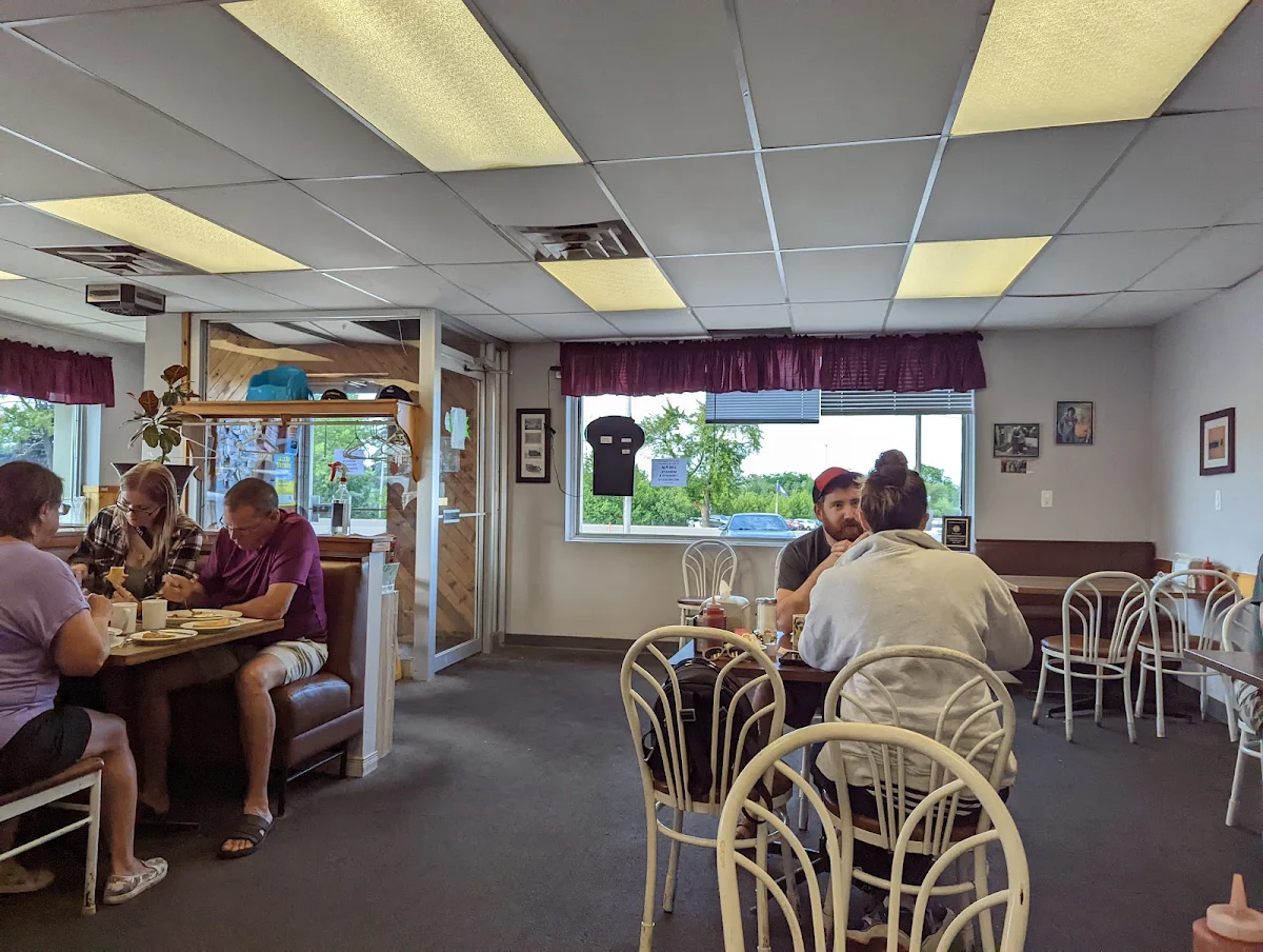 Vibe, Jean's Family Restaurant