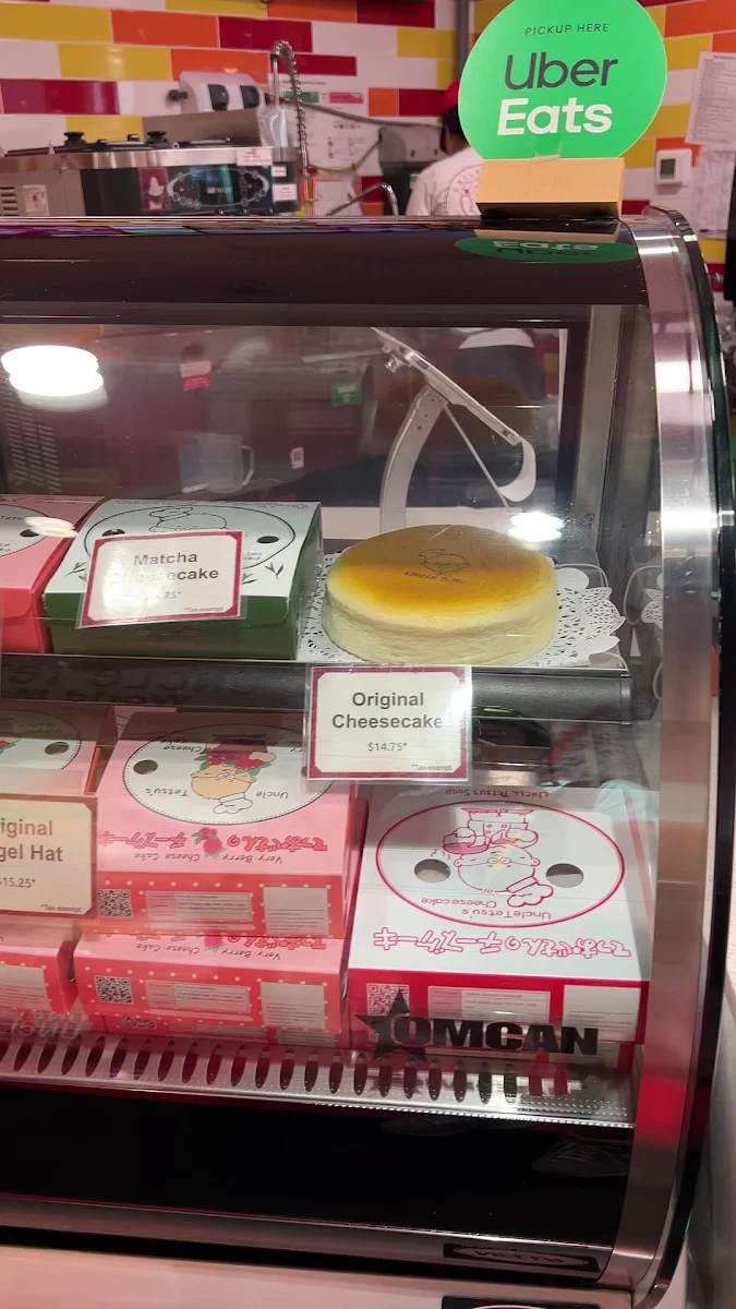 Vibe, Uncle Tetsu's Japanese Cheesecake at Bay & Dundas