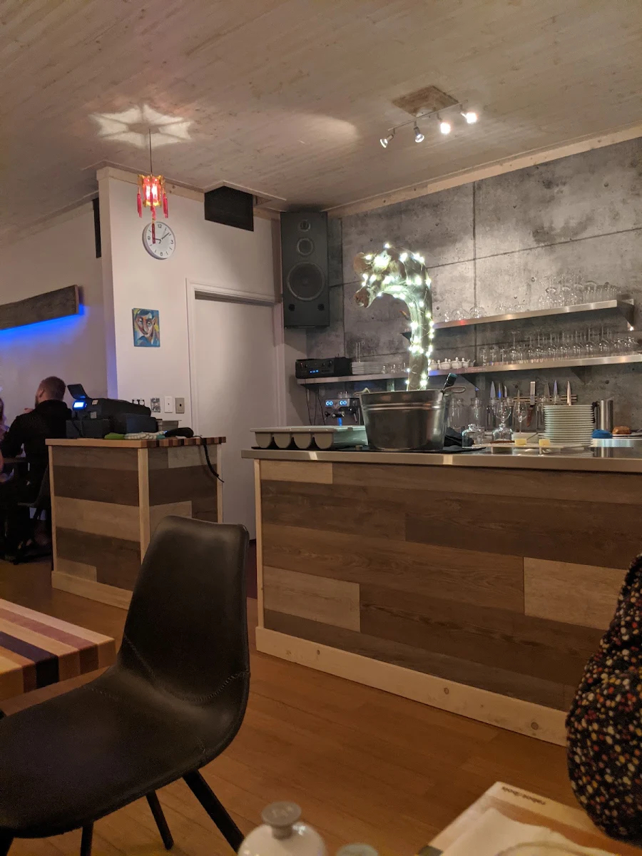 Vibe, Restaurant Narval