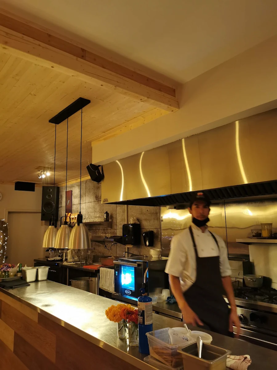 Vibe, Restaurant Narval
