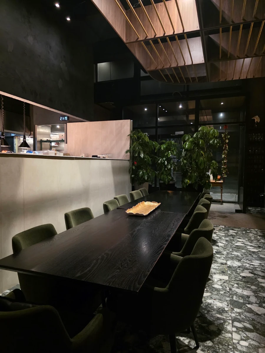 Vibe, Restaurant Sekoya