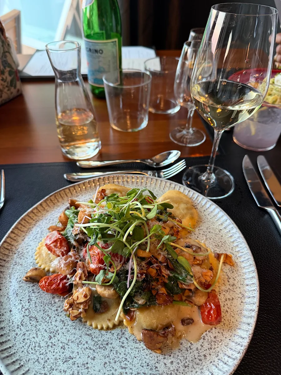 Food & drink, Alpina Restaurant at Villa Eyrie Resort