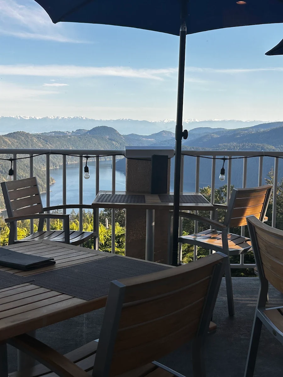Vibe, Alpina Restaurant at Villa Eyrie Resort