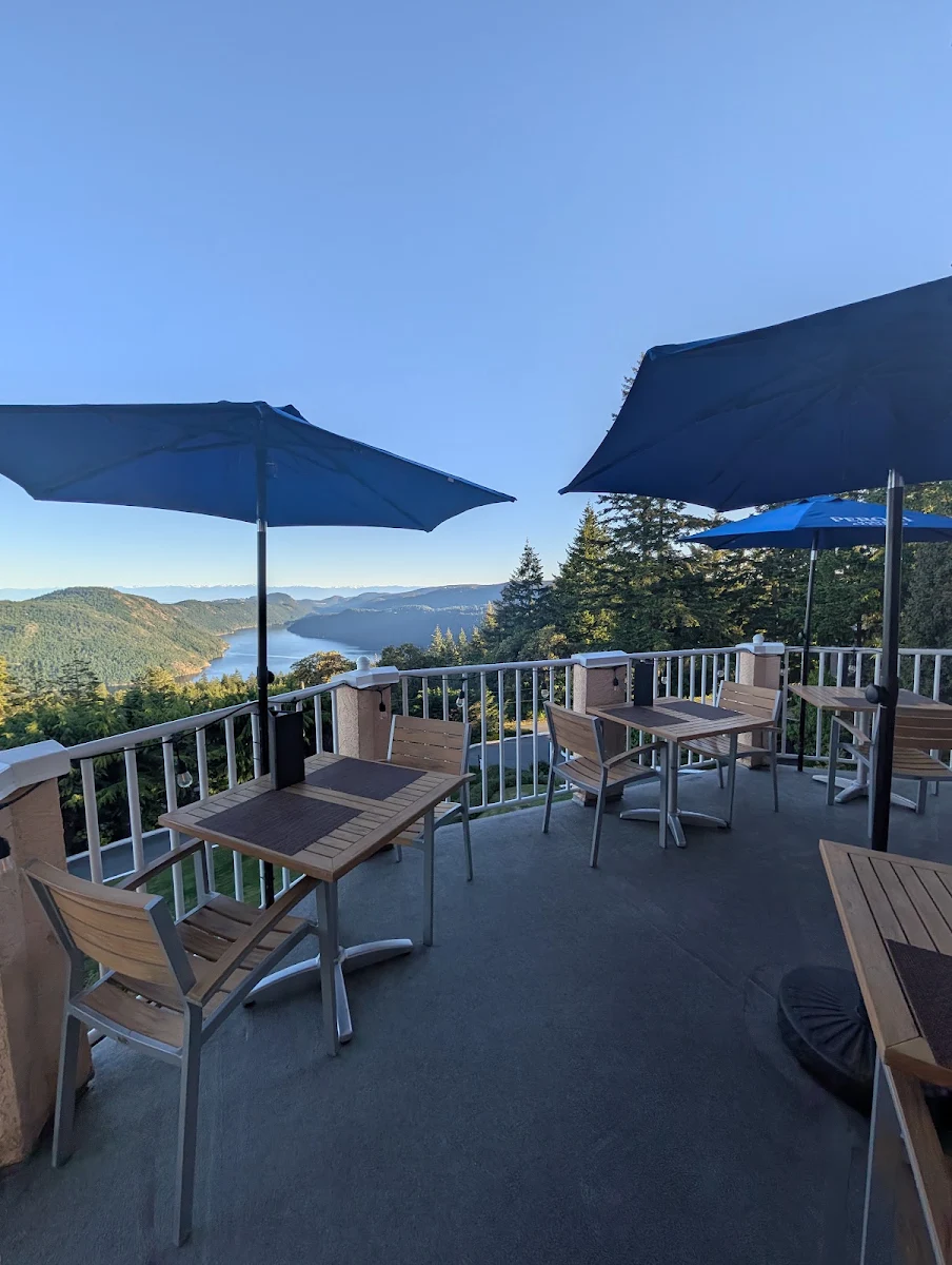 Vibe, Alpina Restaurant at Villa Eyrie Resort