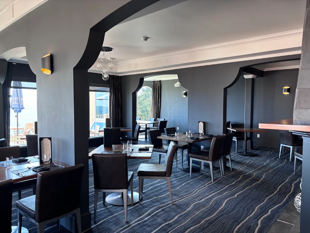 Vibe, Alpina Restaurant at Villa Eyrie Resort