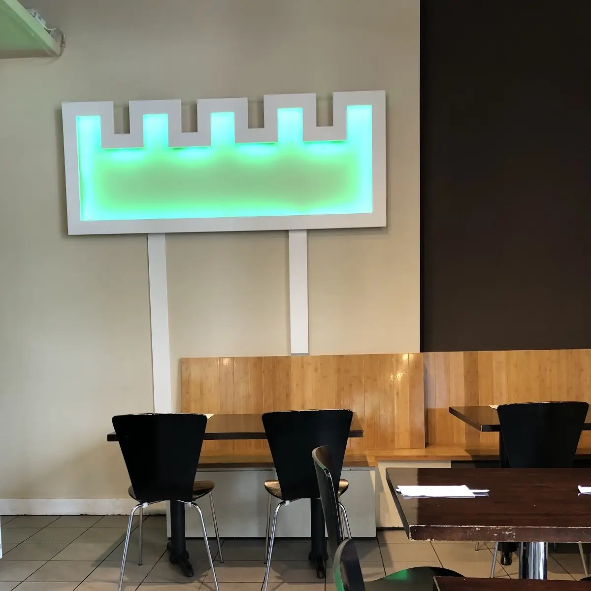 Vibe, Sushi Castle
