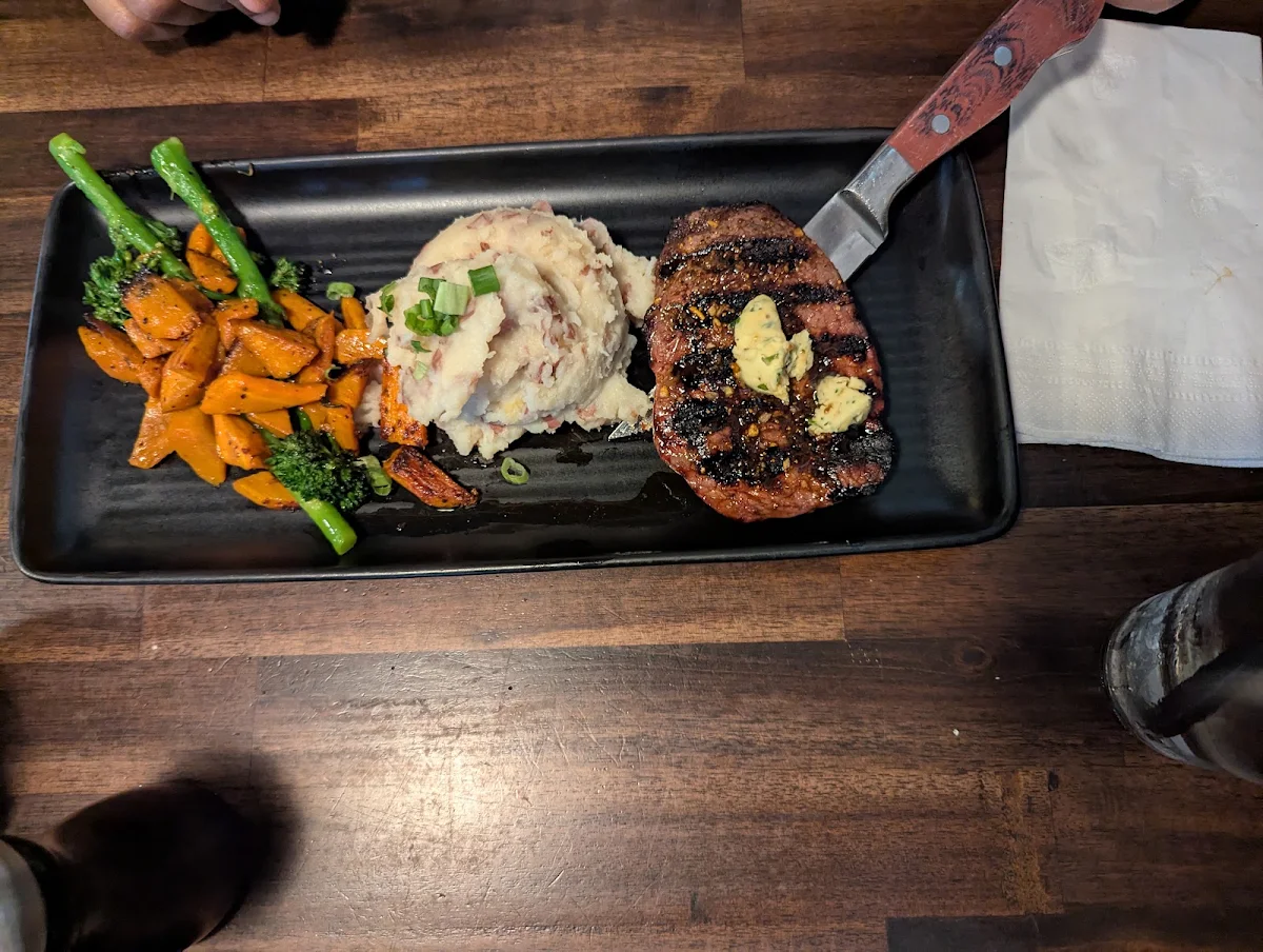 Food & drink, MR MIKES SteakhouseCasual