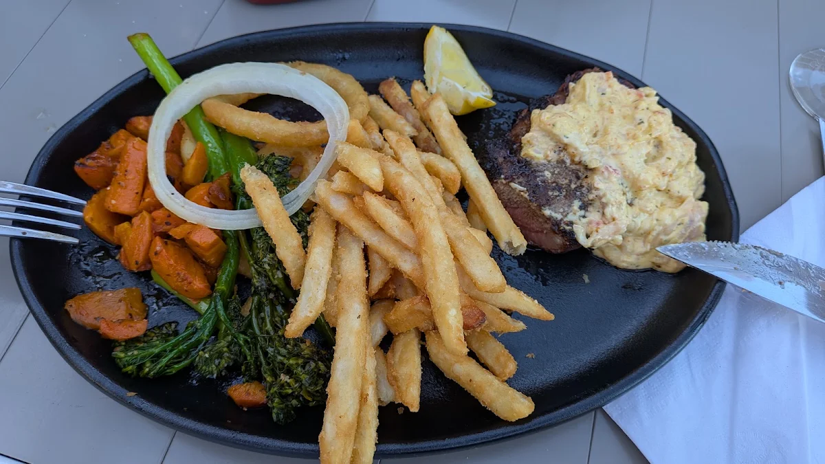 Food & drink, MR MIKES SteakhouseCasual