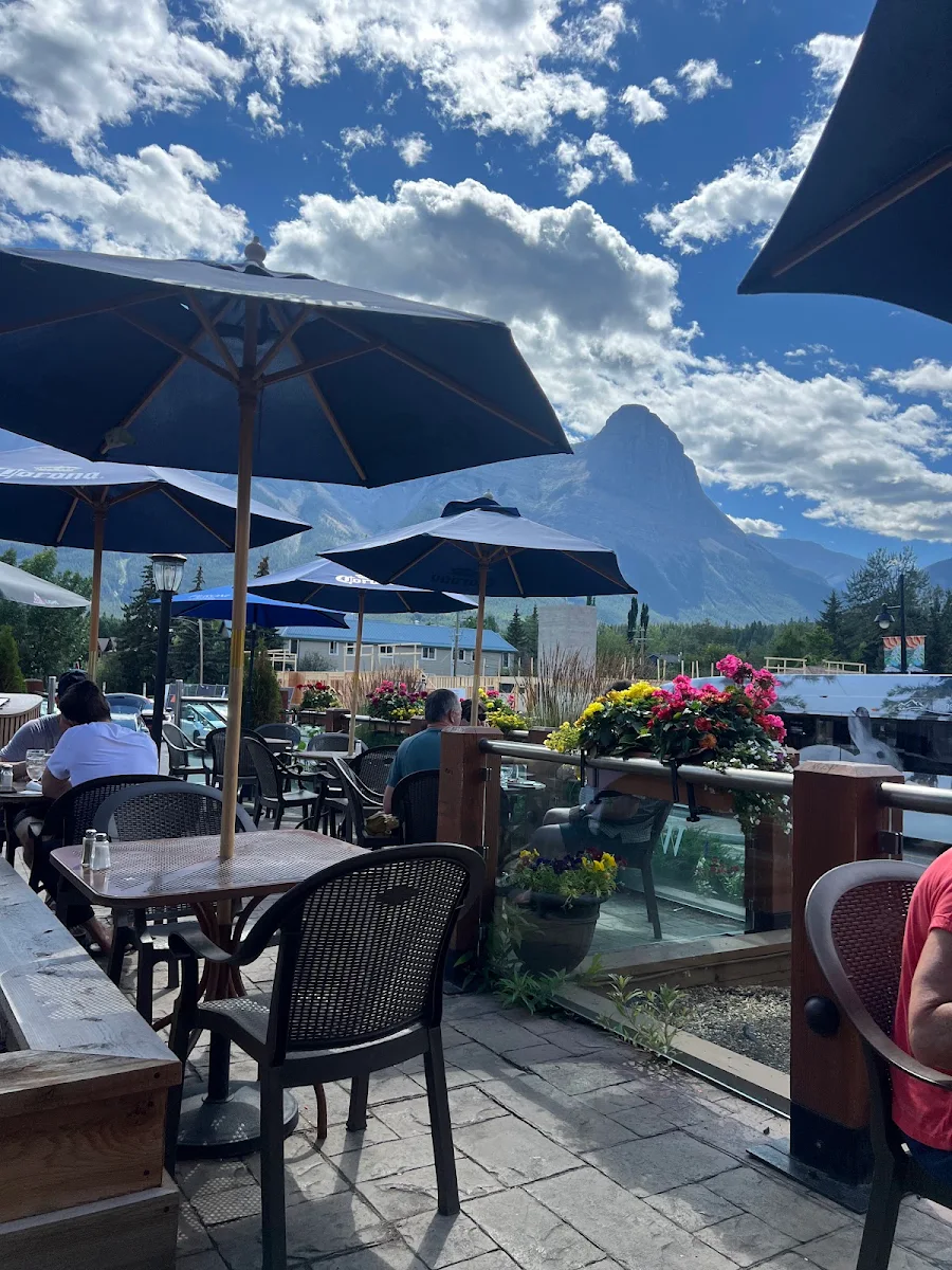 Vibe, The Wood Restaurant & Lounge