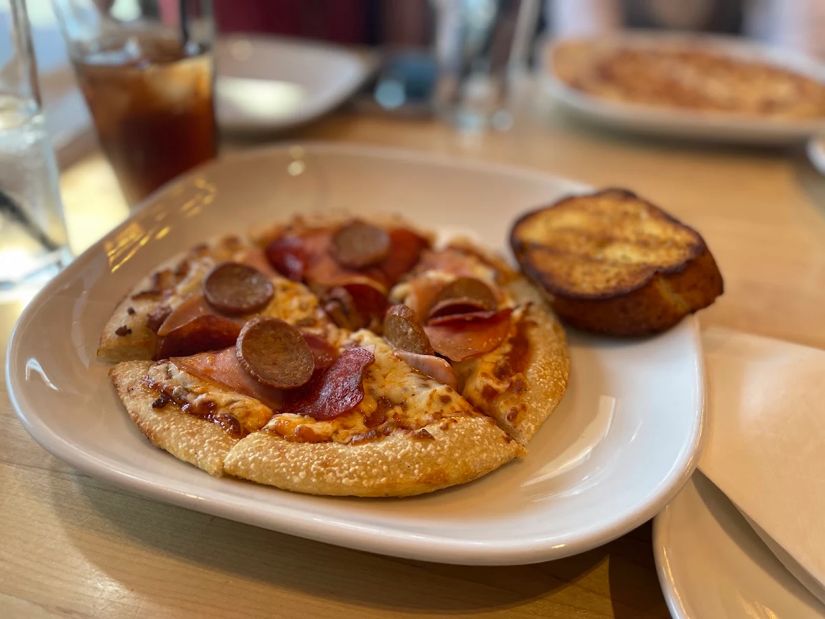 Food & drink, Boston Pizza