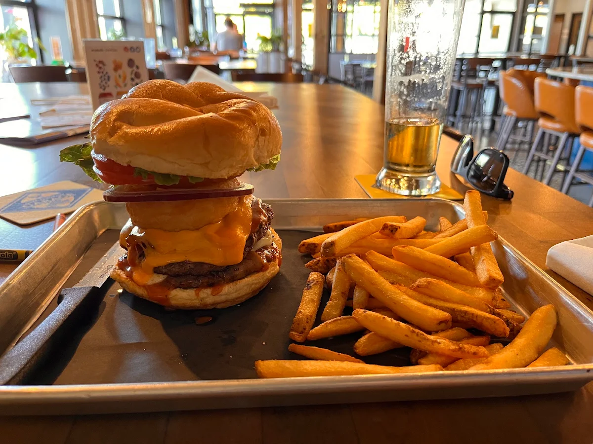 Food & drink, Twigg's Bar & Grill