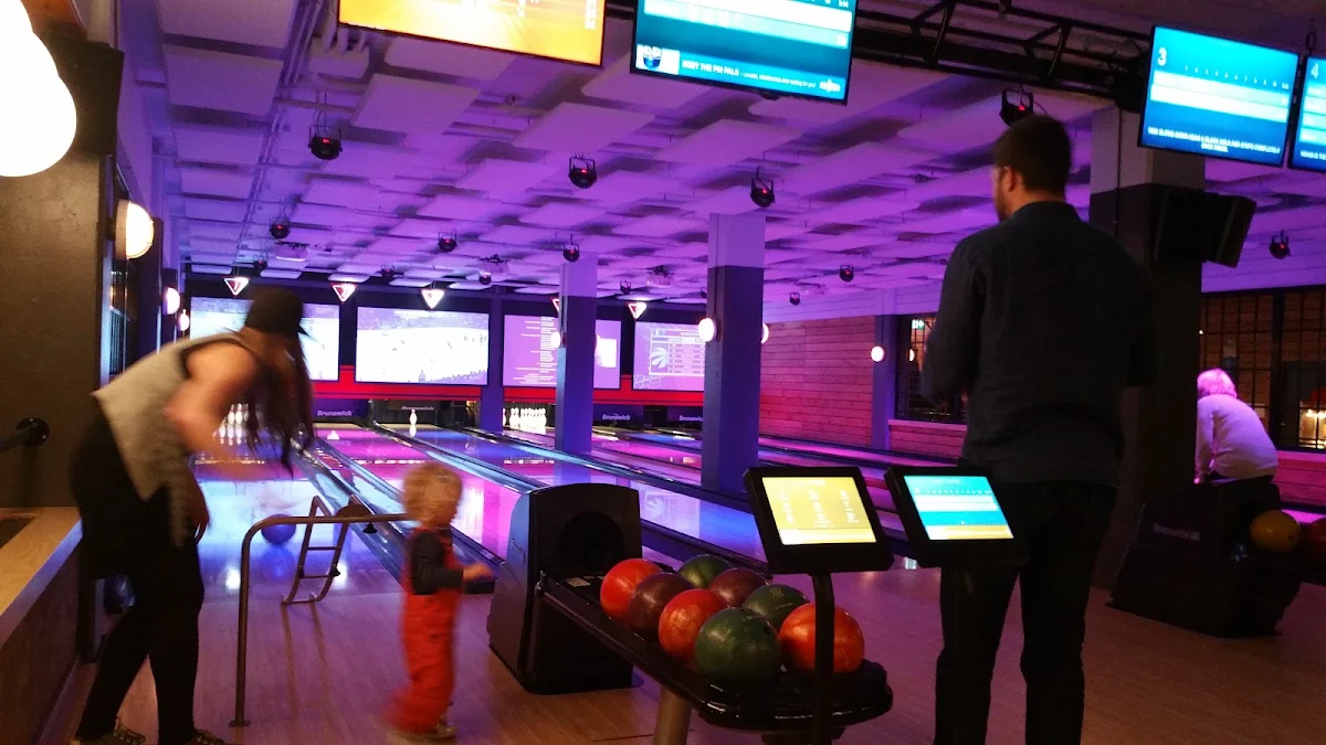 Vibe, High Rollers Pizza & Bowling