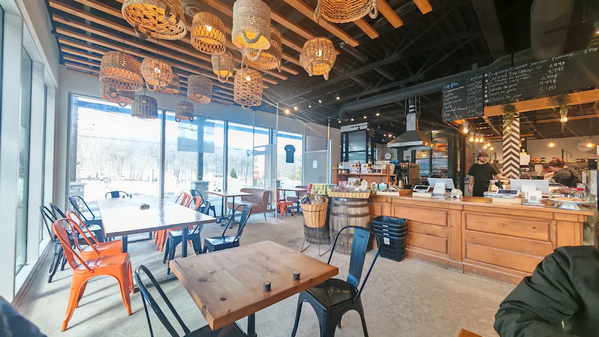 Vibe, Olivia bistro-boutique Chelsea
