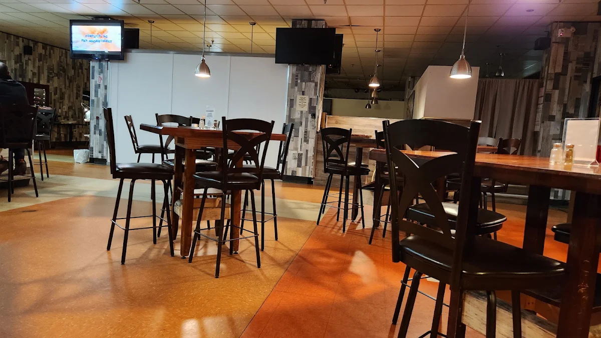 Vibe, Resto-Bar Zonix