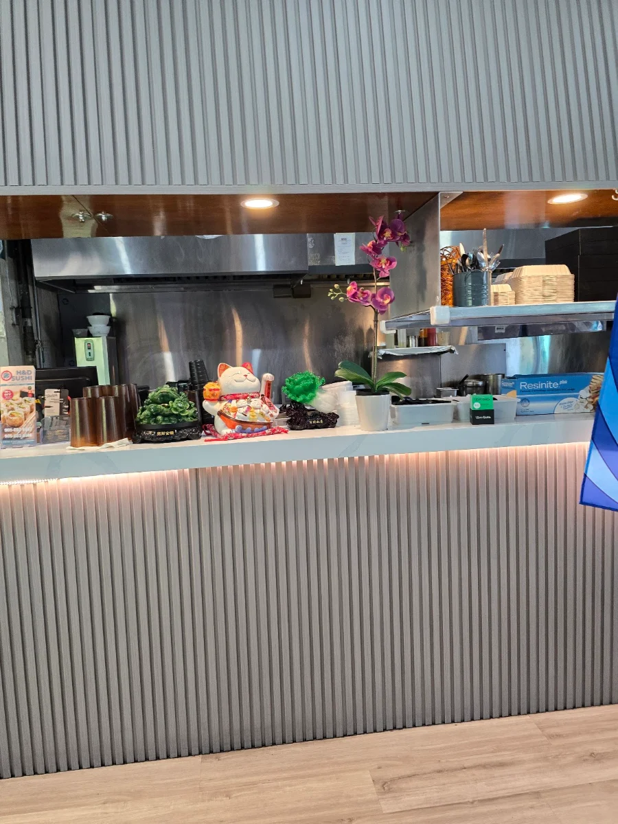 Vibe, H&D Sushi Japanese Restaurant