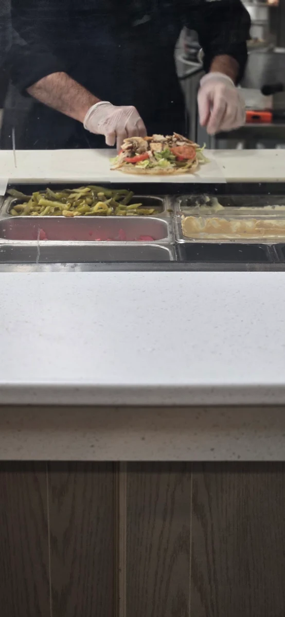 Vibe, Moe's Shawarma