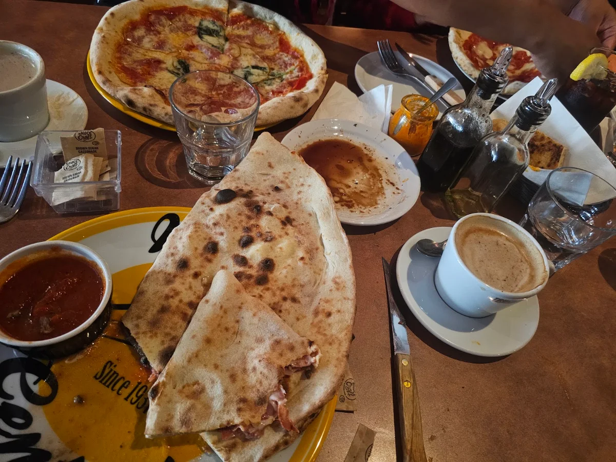 Food & drink, Napoli Centrale Pizzeria