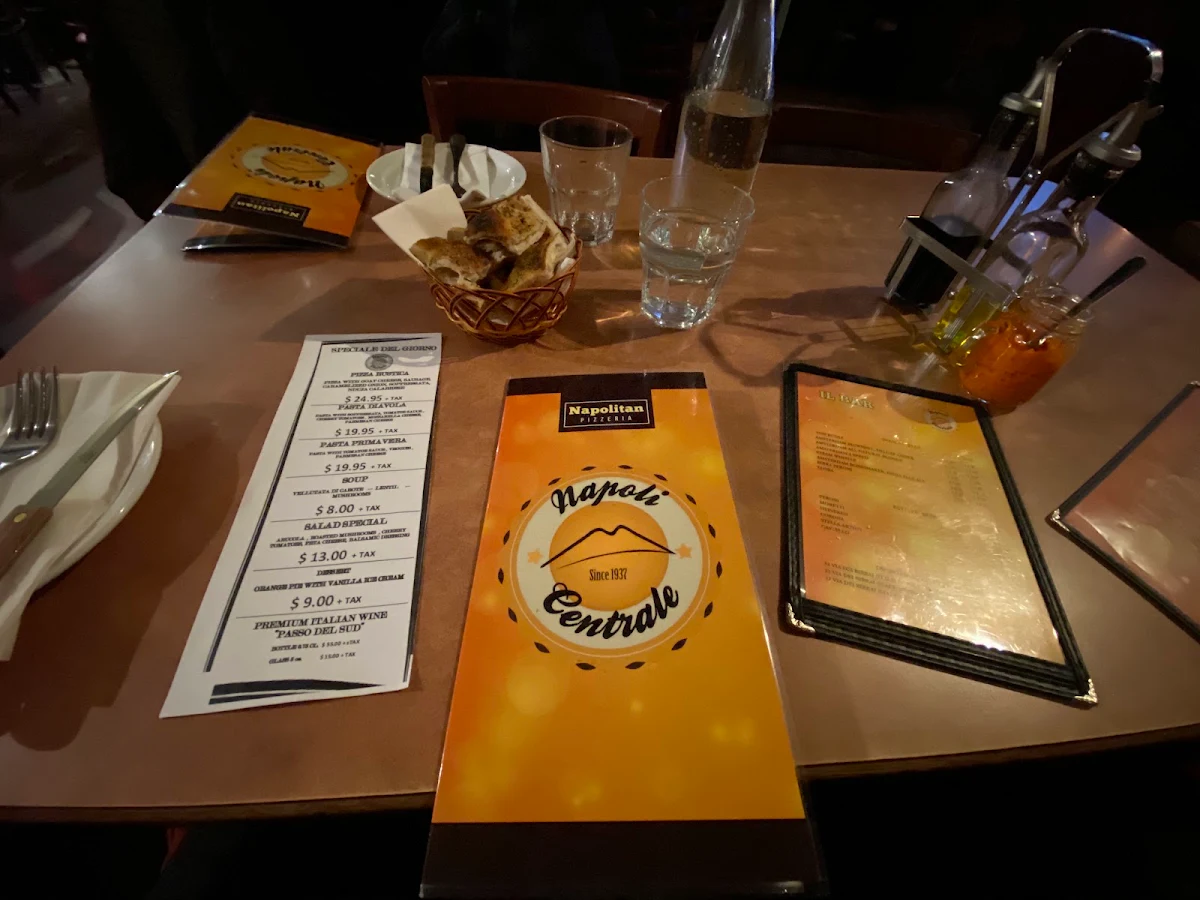 Menu, Napoli Centrale Pizzeria