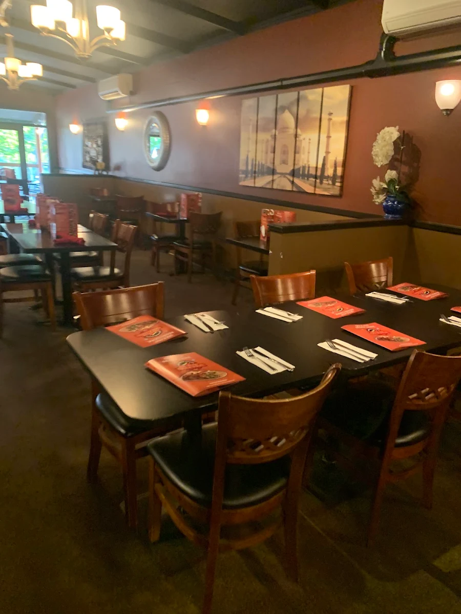 Vibe, Spice Hut Indian Cuisine