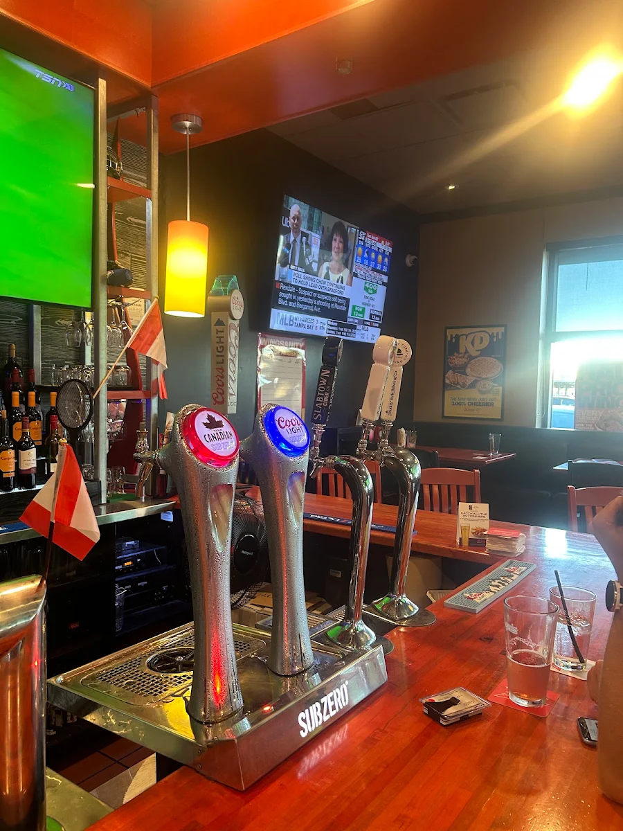 Food & drink, St. Louis Bar & Grill