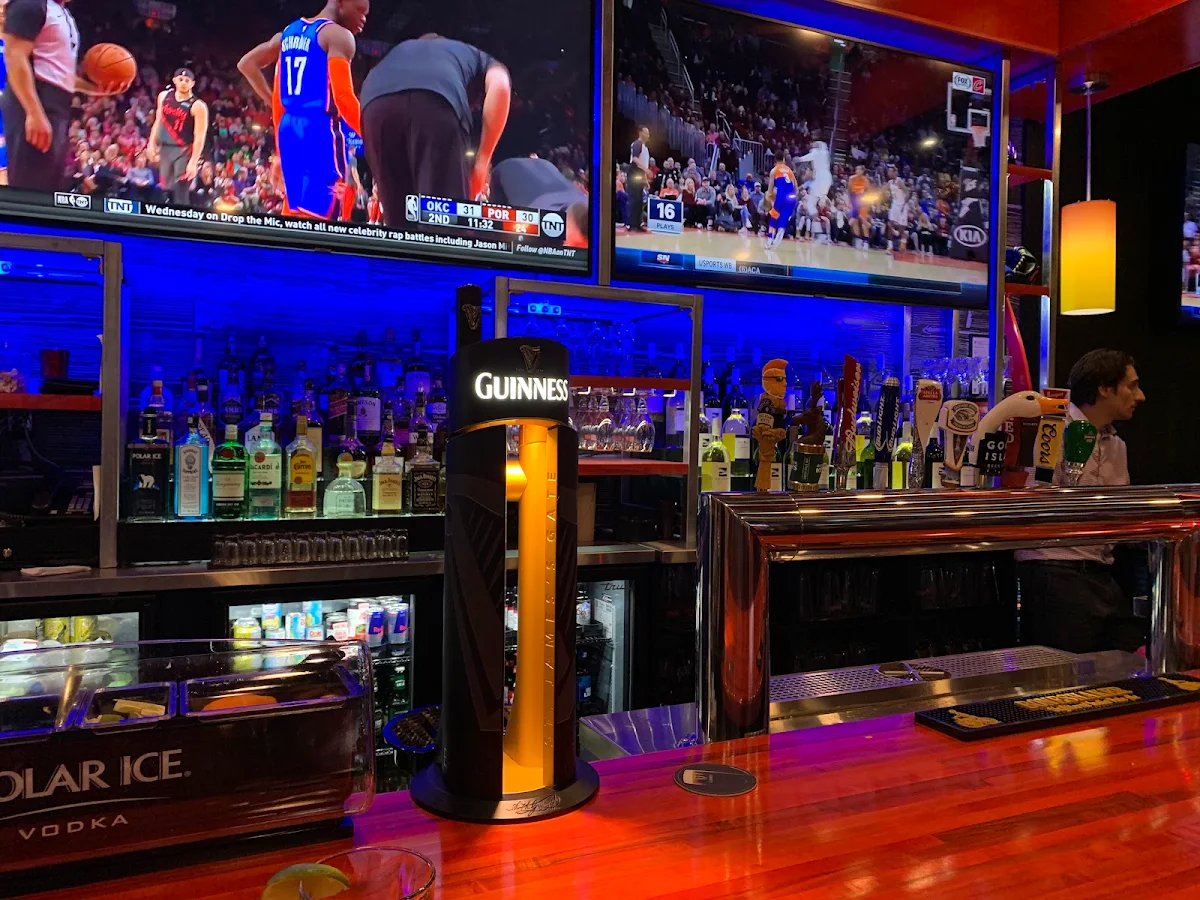 Vibe, St. Louis Bar & Grill