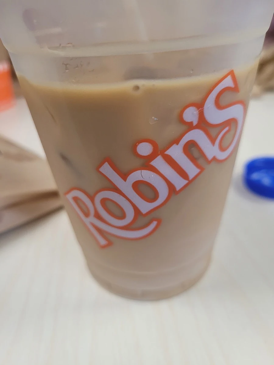 Food & drink, Robin's Donuts