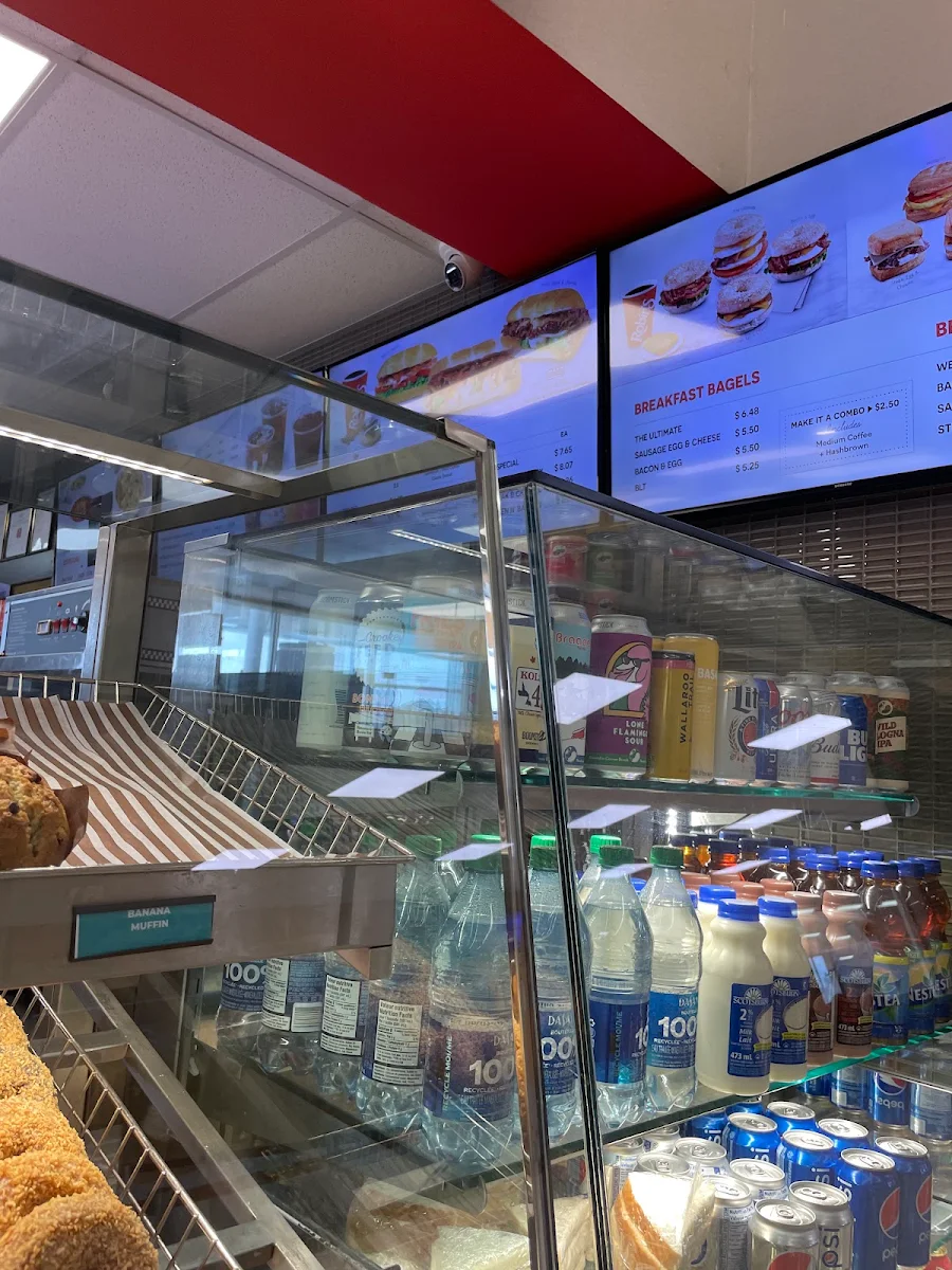 Vibe, Robin's Donuts
