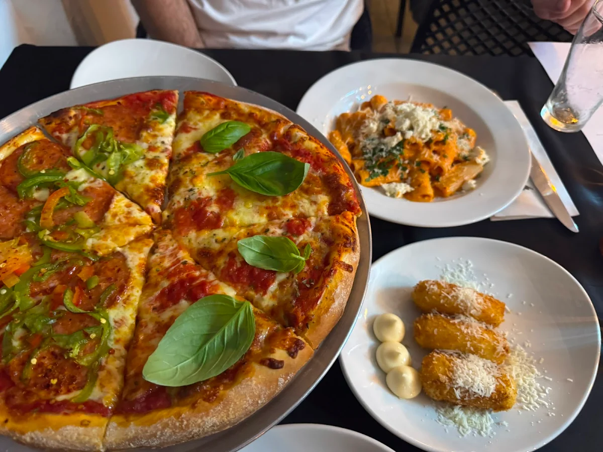 Food & drink, Pezzetinos Pizza & Pasta