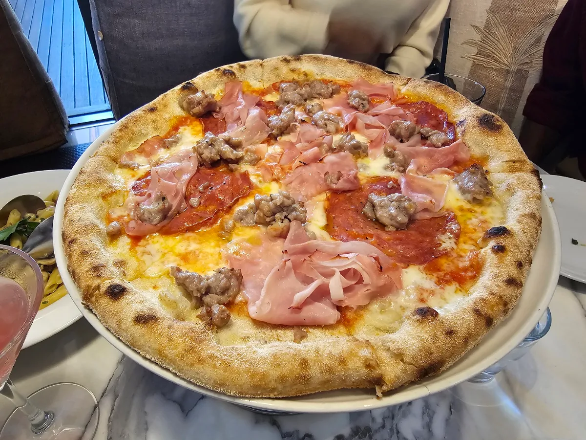 Food & drink, Pane e Vino Trattoria