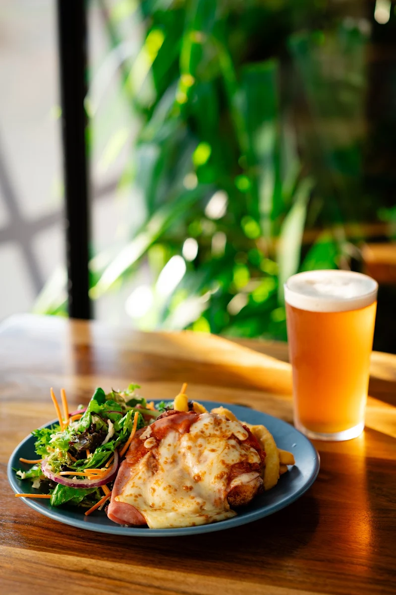 Food & drink, The Left Bank