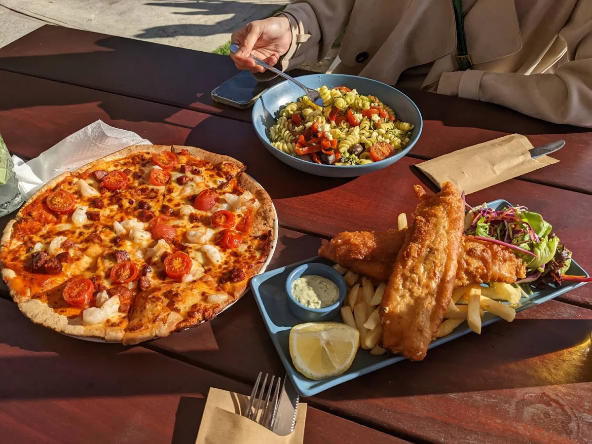 Food & drink, The Left Bank