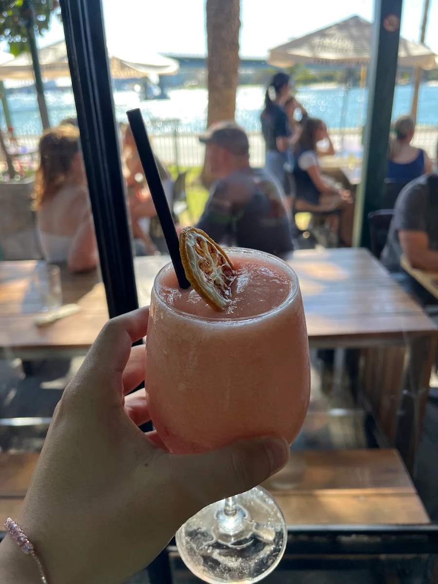Food & drink, The Left Bank