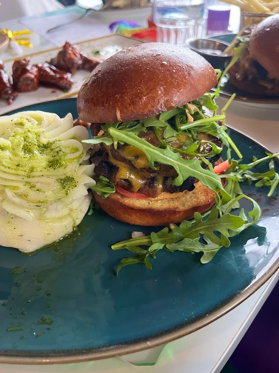 Food & drink, EXIT Lounge