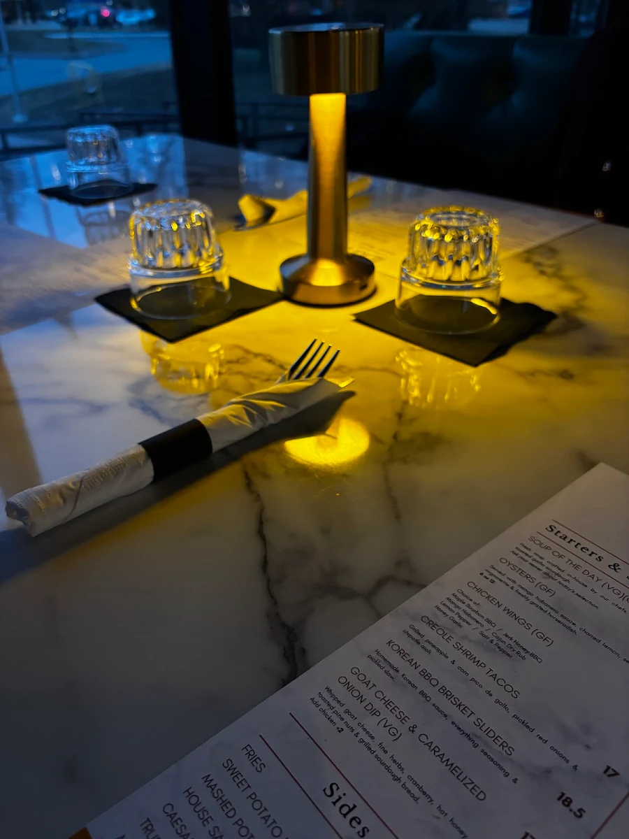 Menu, EXIT Lounge