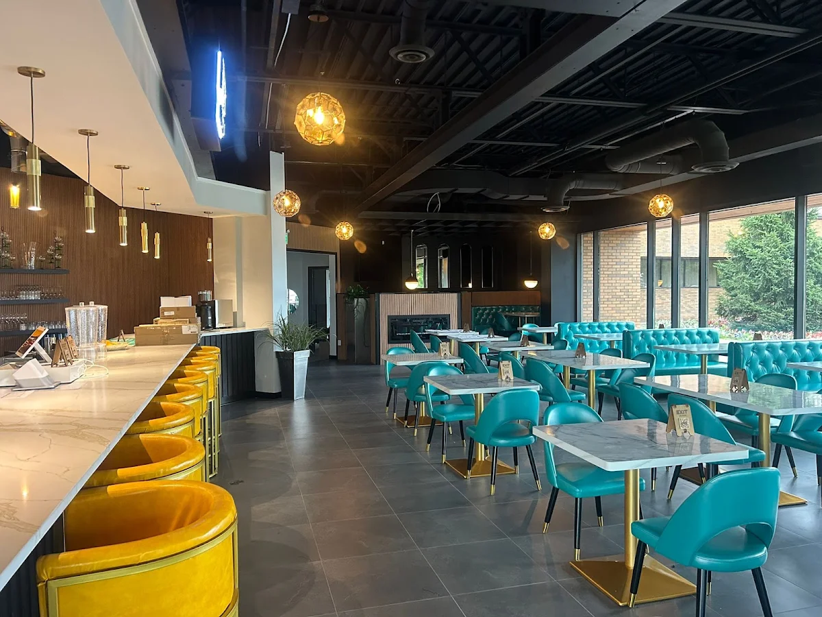 Vibe, EXIT Lounge