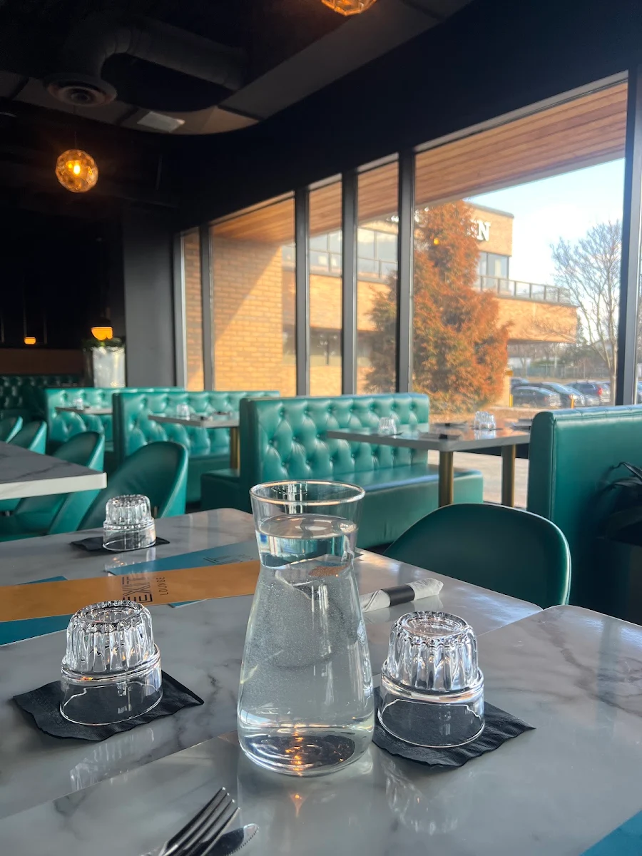 Vibe, EXIT Lounge