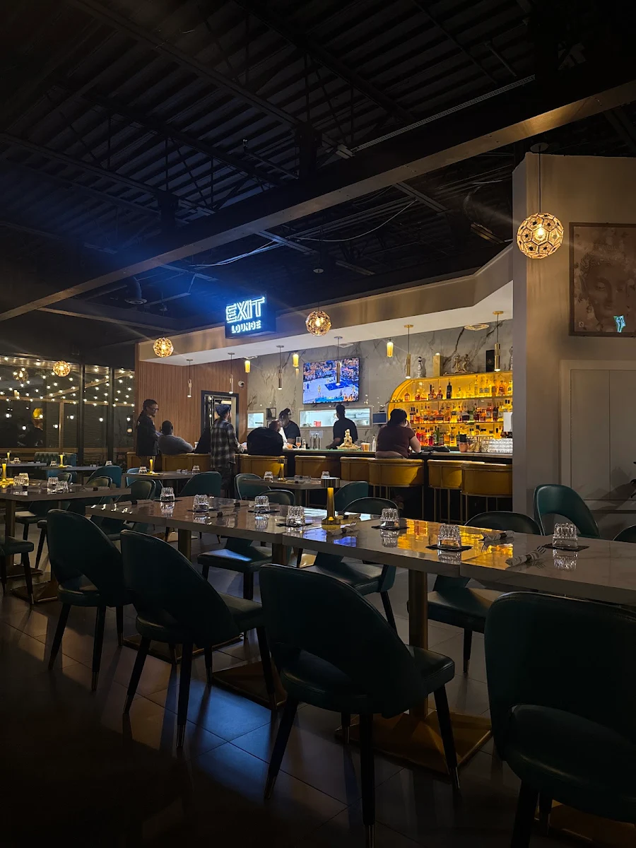 Vibe, EXIT Lounge